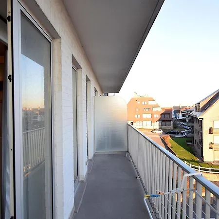 Beachfront Bliss In Apartamento De Haan