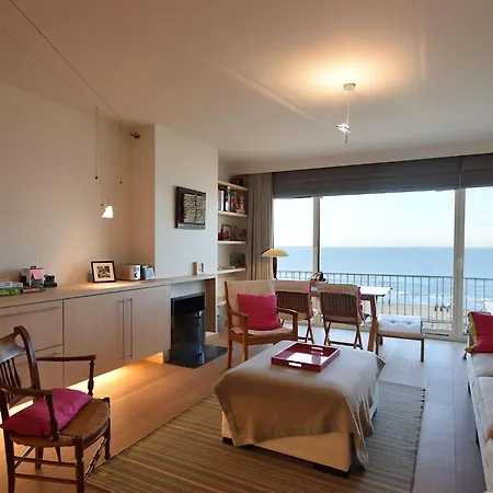 Beachfront Bliss In Διαμέρισμα *